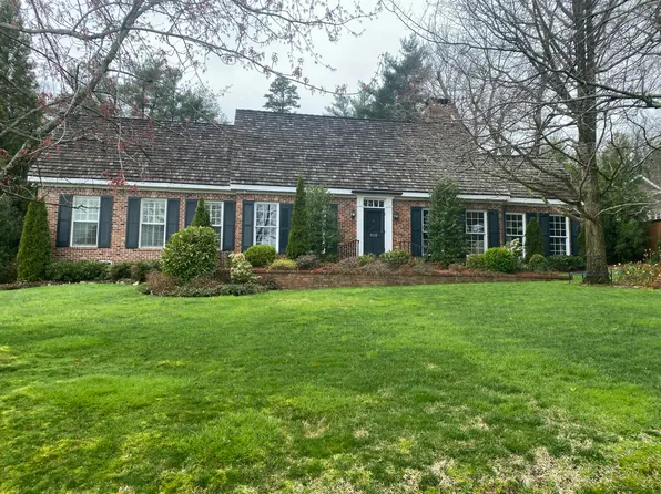 502 E Brow Rd, Lookout Mountain, TN 37350
