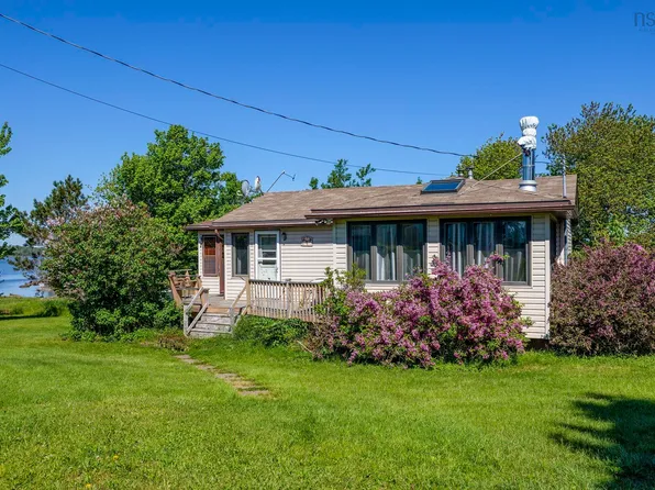 19 Ernies Ln, Pictou, NS B0K 1H0