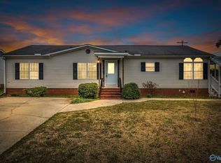 3914 Whitney Ln SW, Decatur, AL 35603