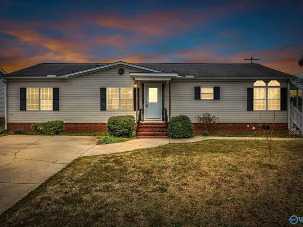 3914 Whitney Ln SW, Decatur, AL 35603