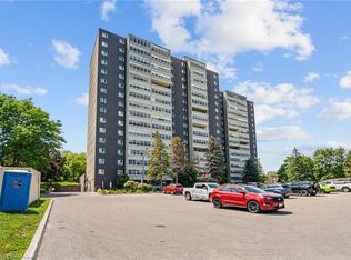 225 Harvard Pl #611, Waterloo, ON N2J 4H4