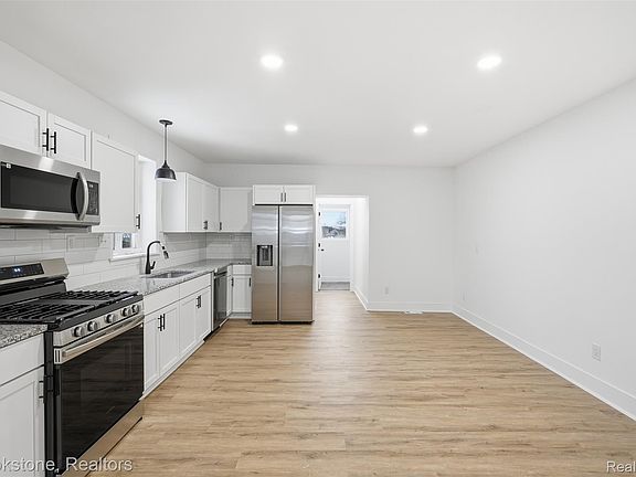 3rd image of 20543 Gudith Rd