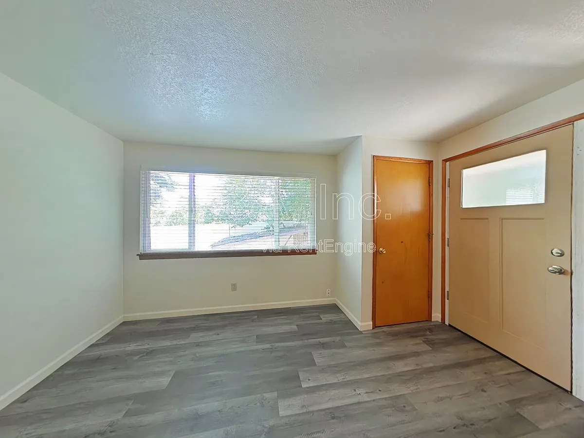 Building Photo - 1639 NW Kings Blvd