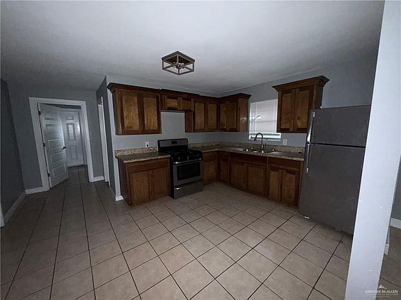 2nd image of 3001 W 7th St