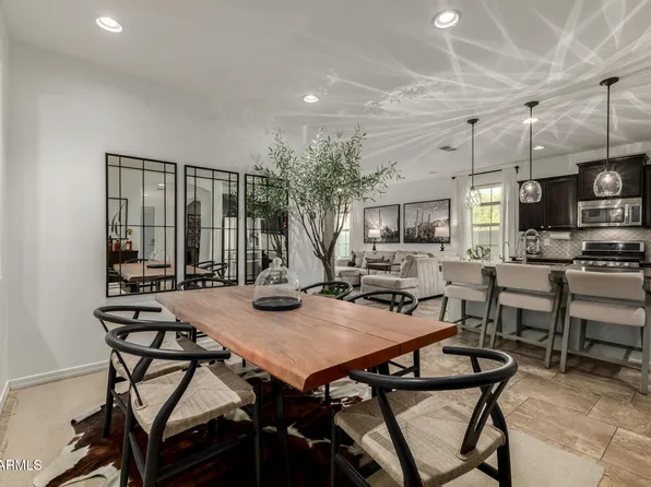 152 W ROSEMARY Drive, Chandler, AZ 85248