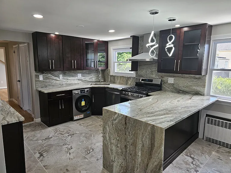150 Illinois Ave #2 — Photo 1