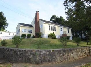 2 Batchelder Rd, Marblehead, MA 01945