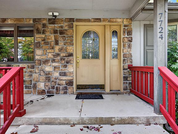 5th image of 7724 W Lake Dr