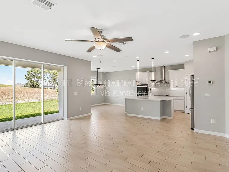 30053 Island Club Dr — Photo 3