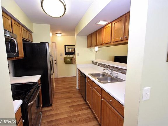 5th image of 3620 Sherbrooke Cir #9-202
