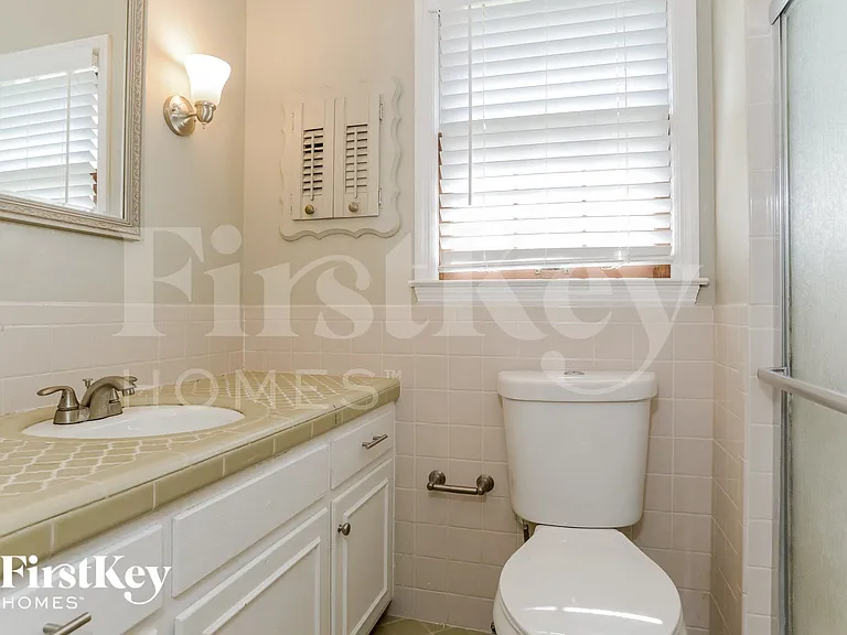 4501 E 104th St — Photo 10