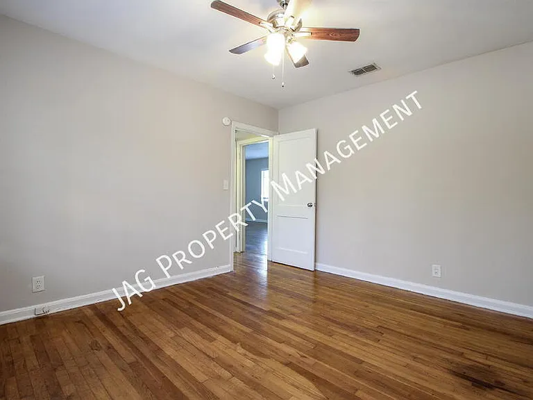 2761 Saint Johns Ave #7 — Photo 16
