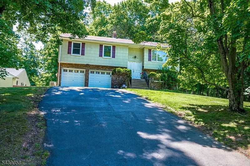 1st image of 741 Belvidere Ave