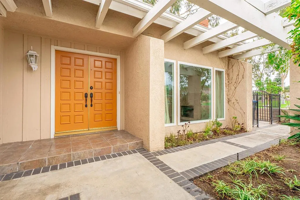 3 bed, 1525 sqft, $4,900 — Photo 2
