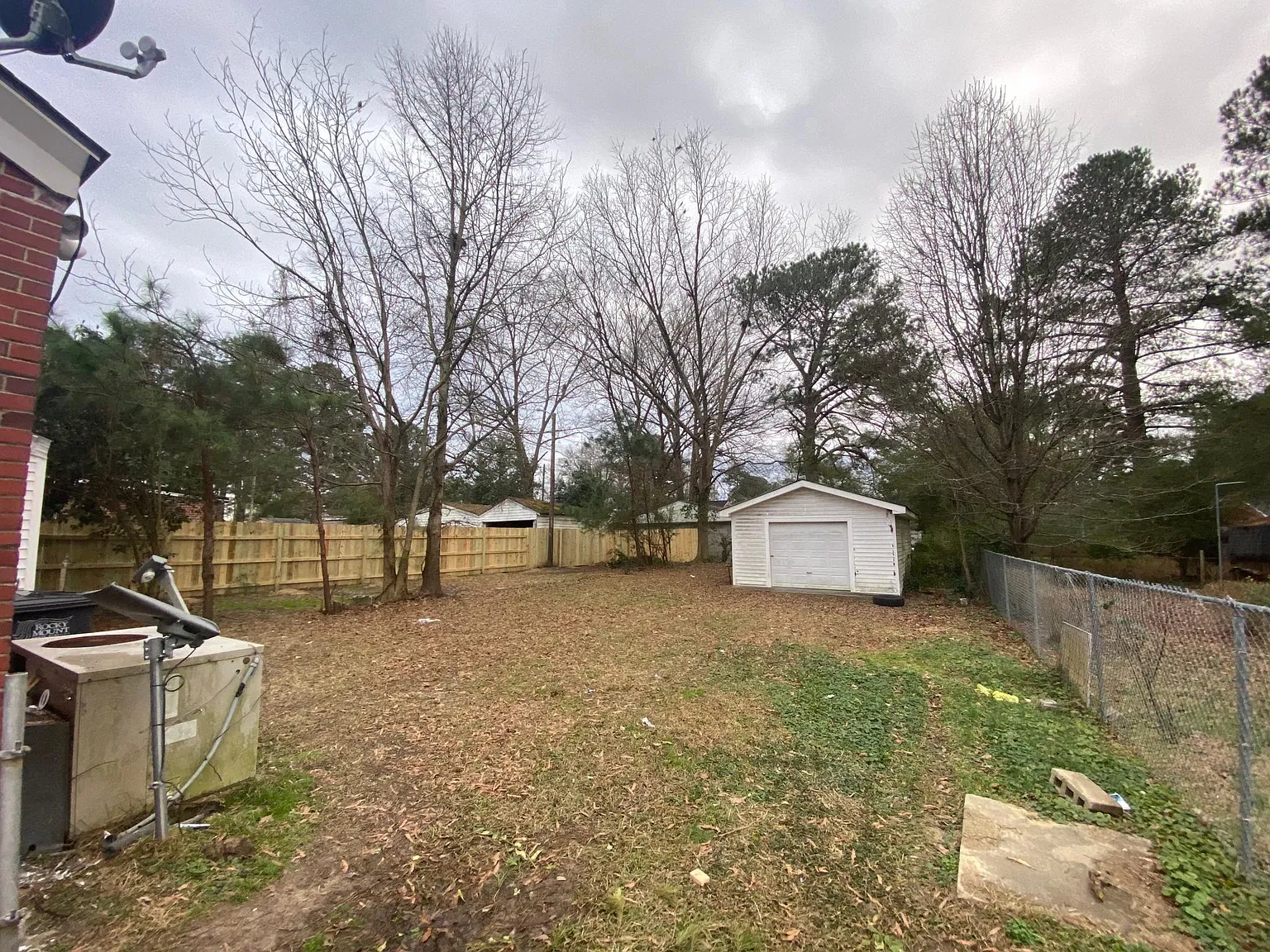 3 bed, 1024 sqft, $1,050 — Photo 4