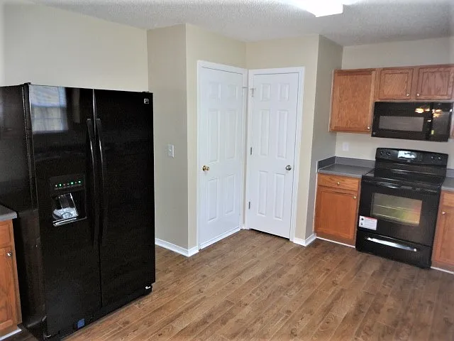 3109 Skybrook Ln — Photo 3