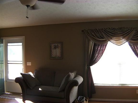 5th image of 128 Sunrise Meadows Ct