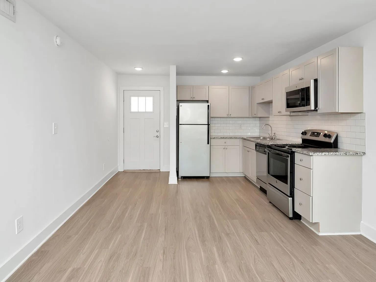 Towncrest Apartments — Photo 3