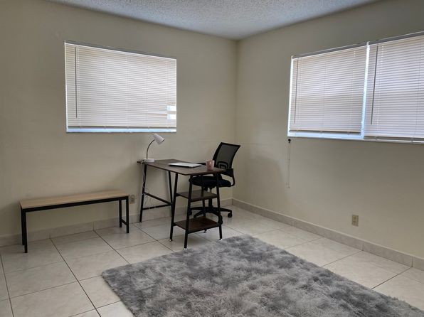 5270 SW 90th Way APT 1