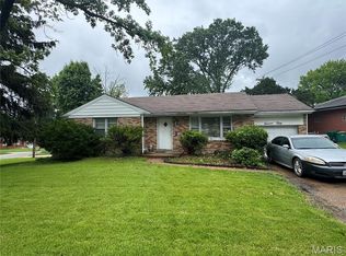 1150 Astoria Dr, Saint Louis, MO 63137