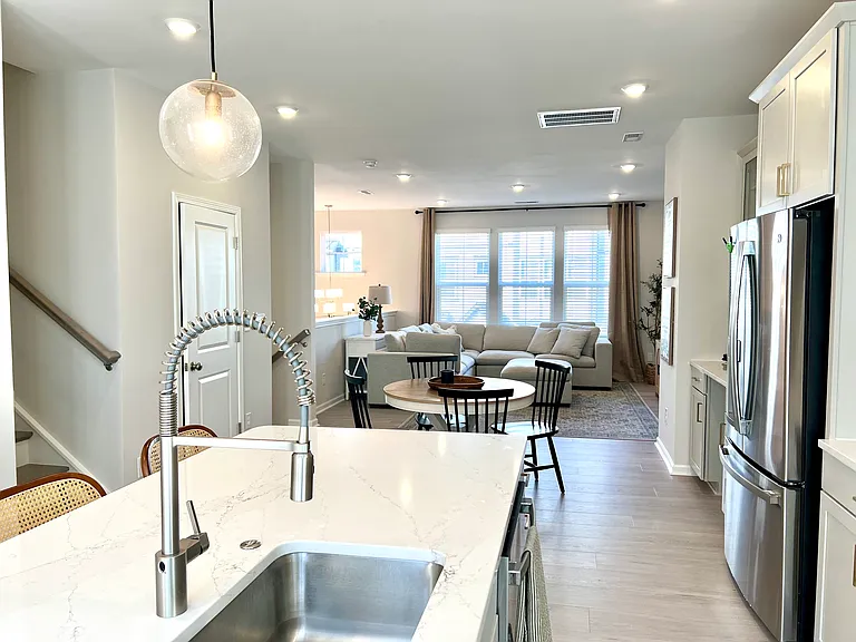 912 Mary Max Dr — Photo 10