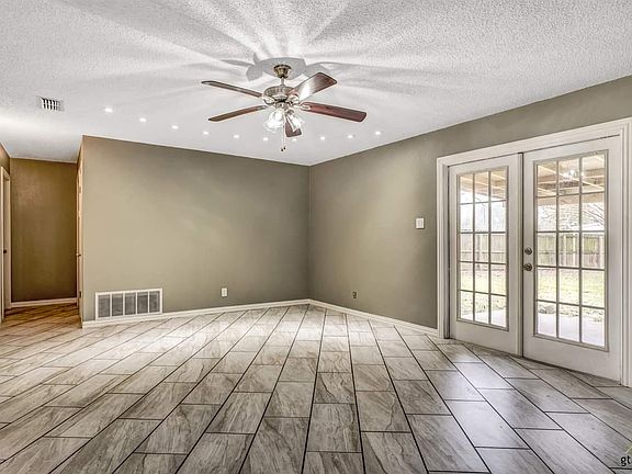 5th image of 106 Barto St
