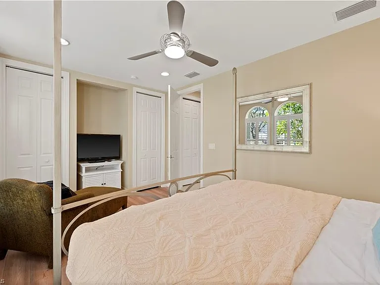 2809 Tiburon Blvd E #2 — Photo 17