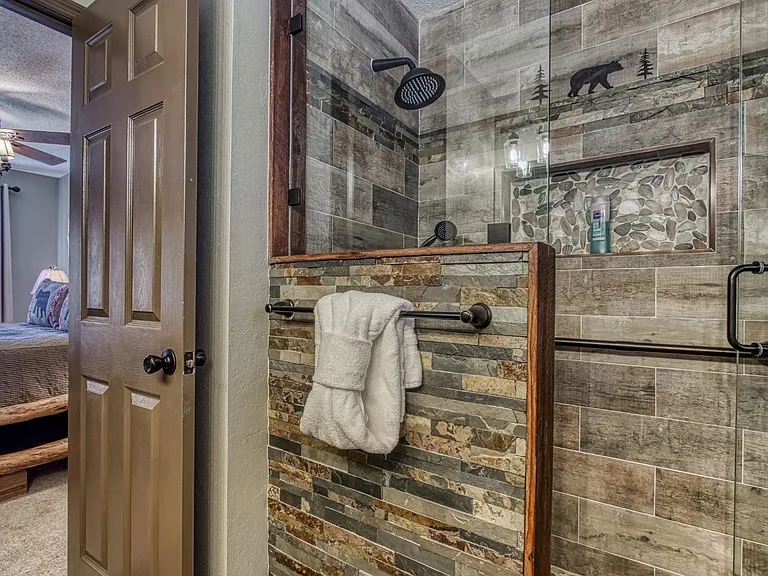 905 Smoky Bears Way — Photo 33