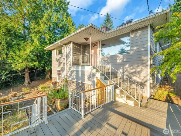 8814 14th Avenue SW, Seattle, WA 98106