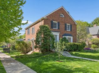 700 Kent Rd, Kenilworth, IL 60043
