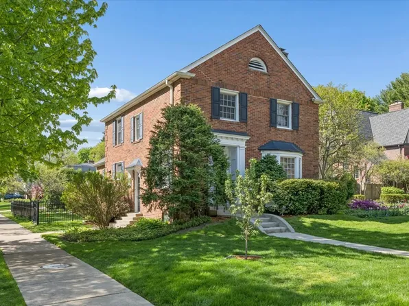 700 Kent Rd, Kenilworth, IL 60043