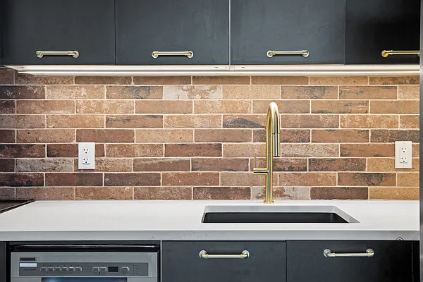 Rented by ERNY LLC | media 19