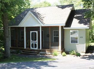 496 Shady Oaks St, Lake Orion, MI