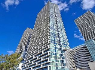 950 Portage Pkwy #3212, Vaughan, ON L4K 4Z4