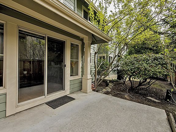 2nd image of 16028 NE 94th Way #904