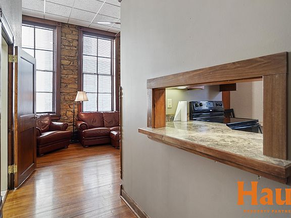 5th image of 118 SW 8th Ave #203