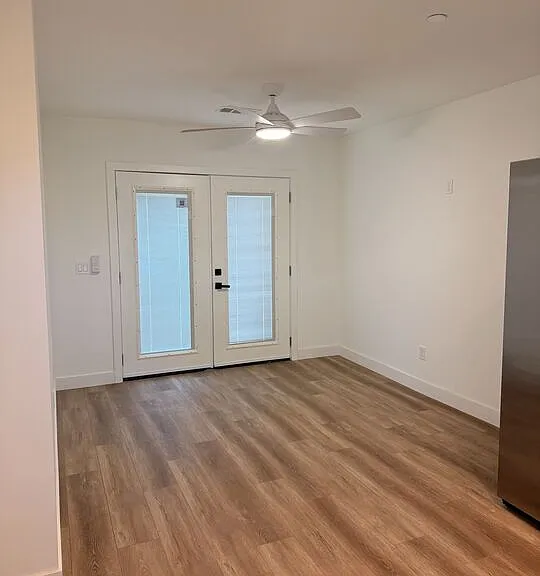 6626 1/2 Woodlake Ave — Photo 3