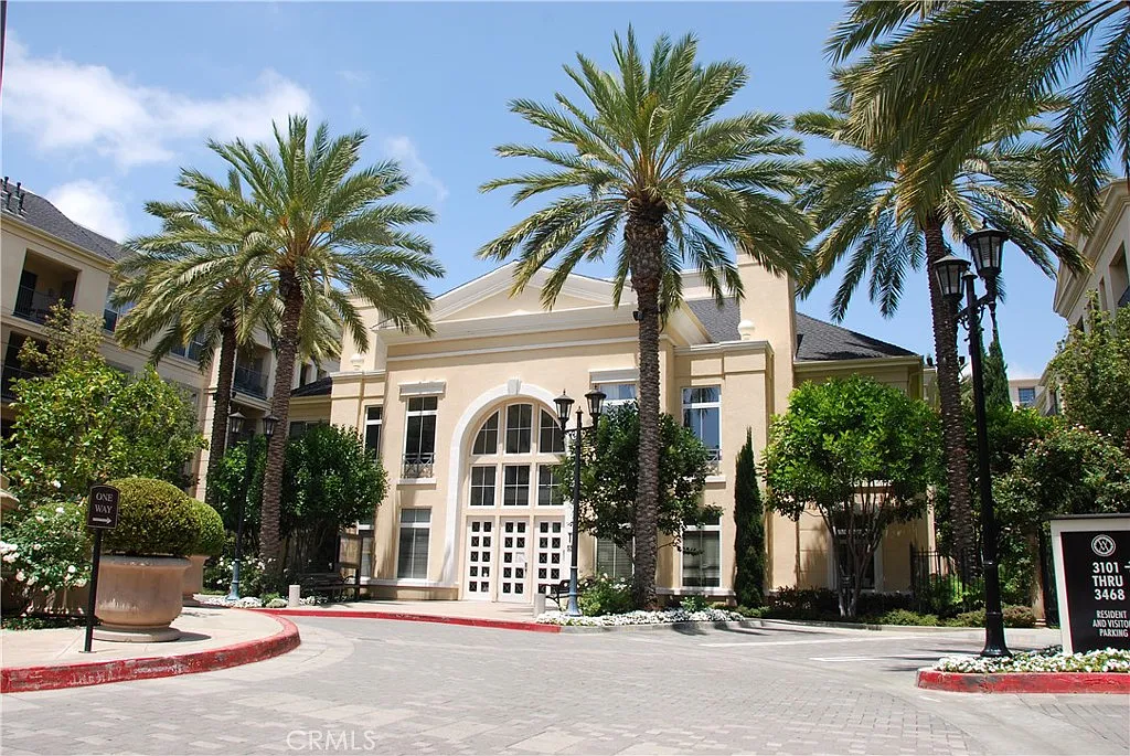 2 bed, 1260 sqft, $3,600 — Photo 3