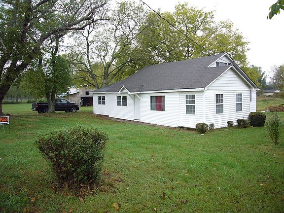 house sits on corner