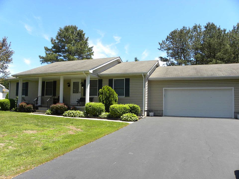 1st image of 3 Maplewood Dr