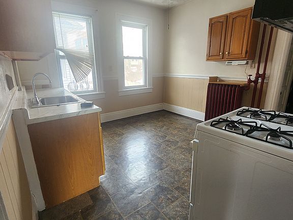5th image of 588 Park Ave APT 3
