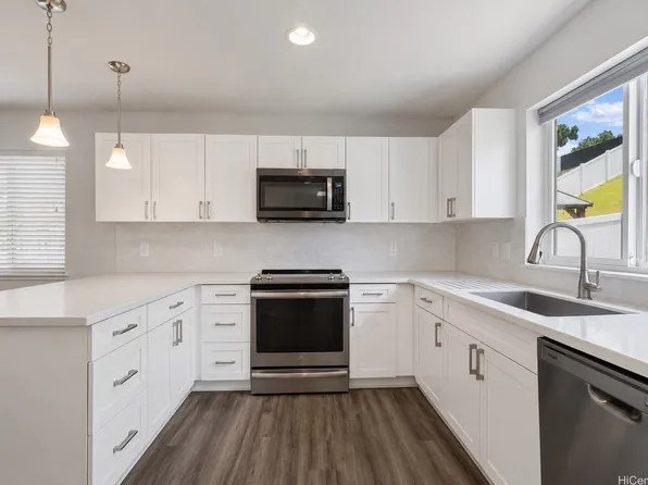 94-470 Paiwa St #20, Waipahu, HI 96797