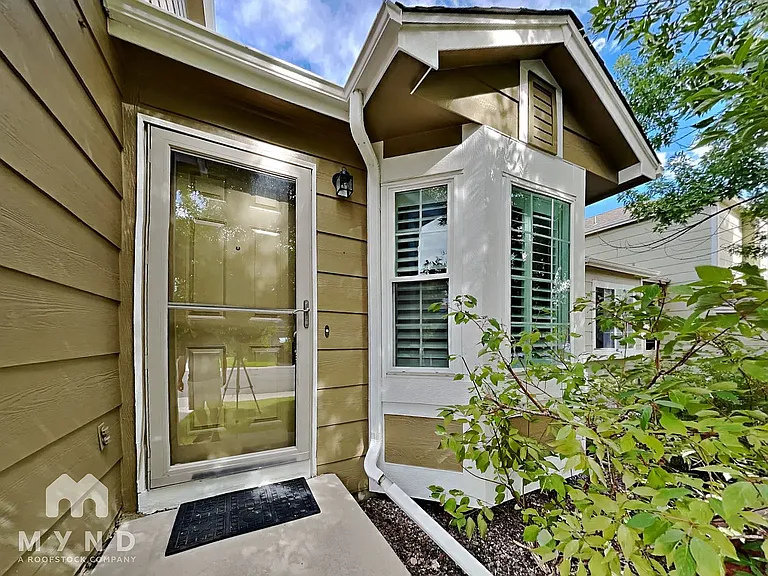 9693 Castle Ridge Cir — Photo 2