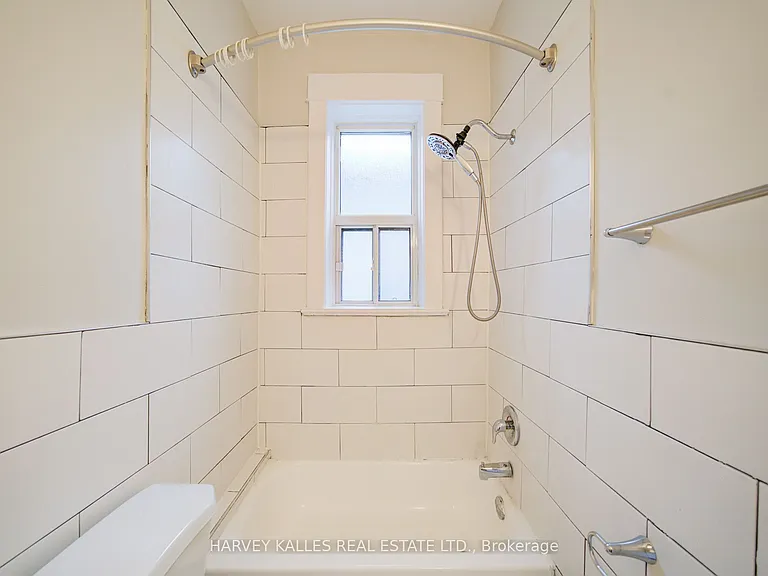 1074 Saint Clair Ave W #4 — Photo 10