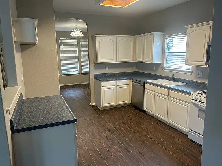 13914 Riverbank Pass — Photo 2