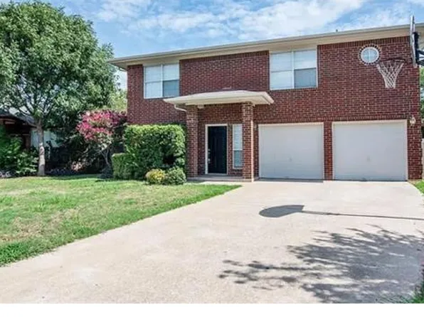 6926 Crystal Ln, North Richland Hills, TX 76182