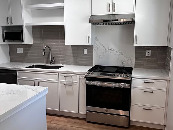 3rd image of 768 Gladys Ave Unit A