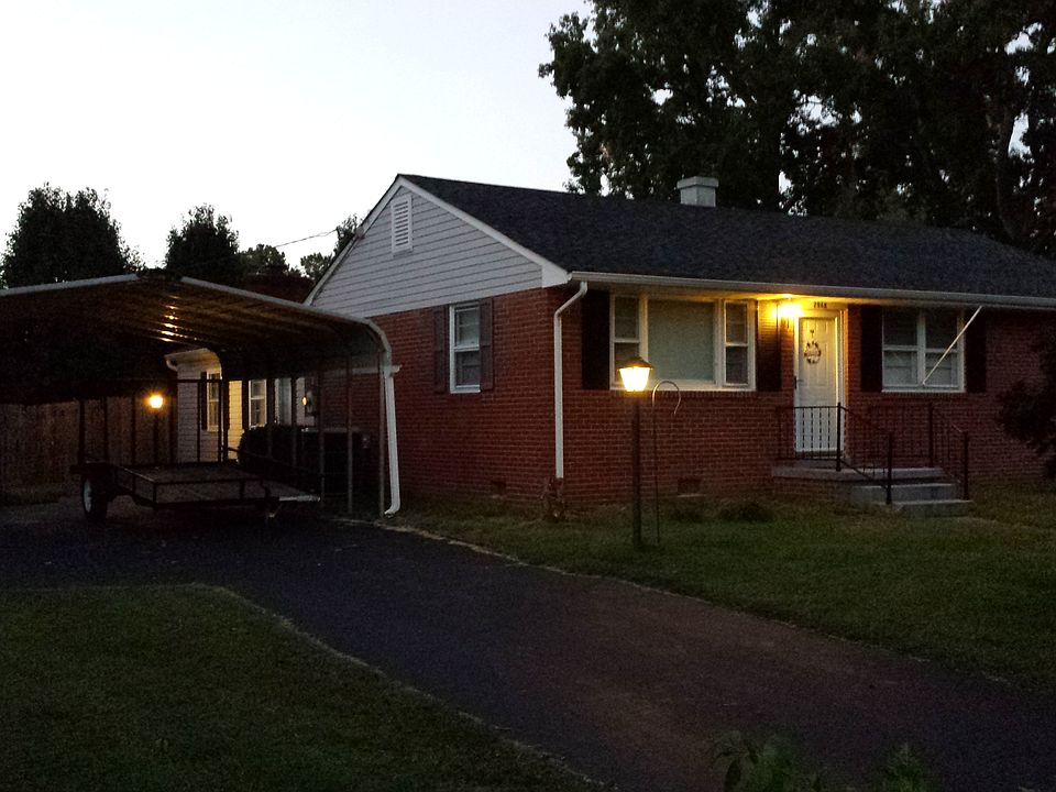 Exterior Front (Dusk)