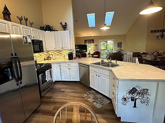 5th image of 334 Wildwood Dr