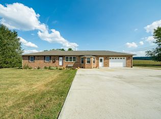 1113 Old Mail Rd, Crossville, TN 38555